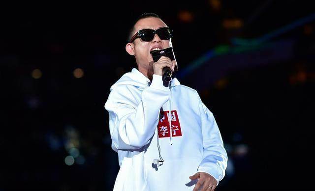 墙倒众人推,gai周延去年撩妹私信被曝光:"快过来我给你xx吃"_gai_上完