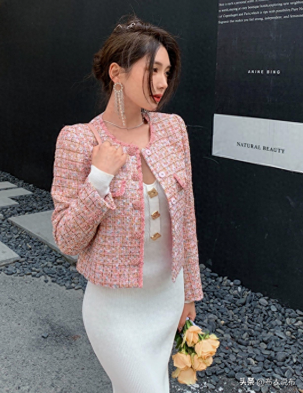 小香风外套怎么搭配_上衣_款式_白色