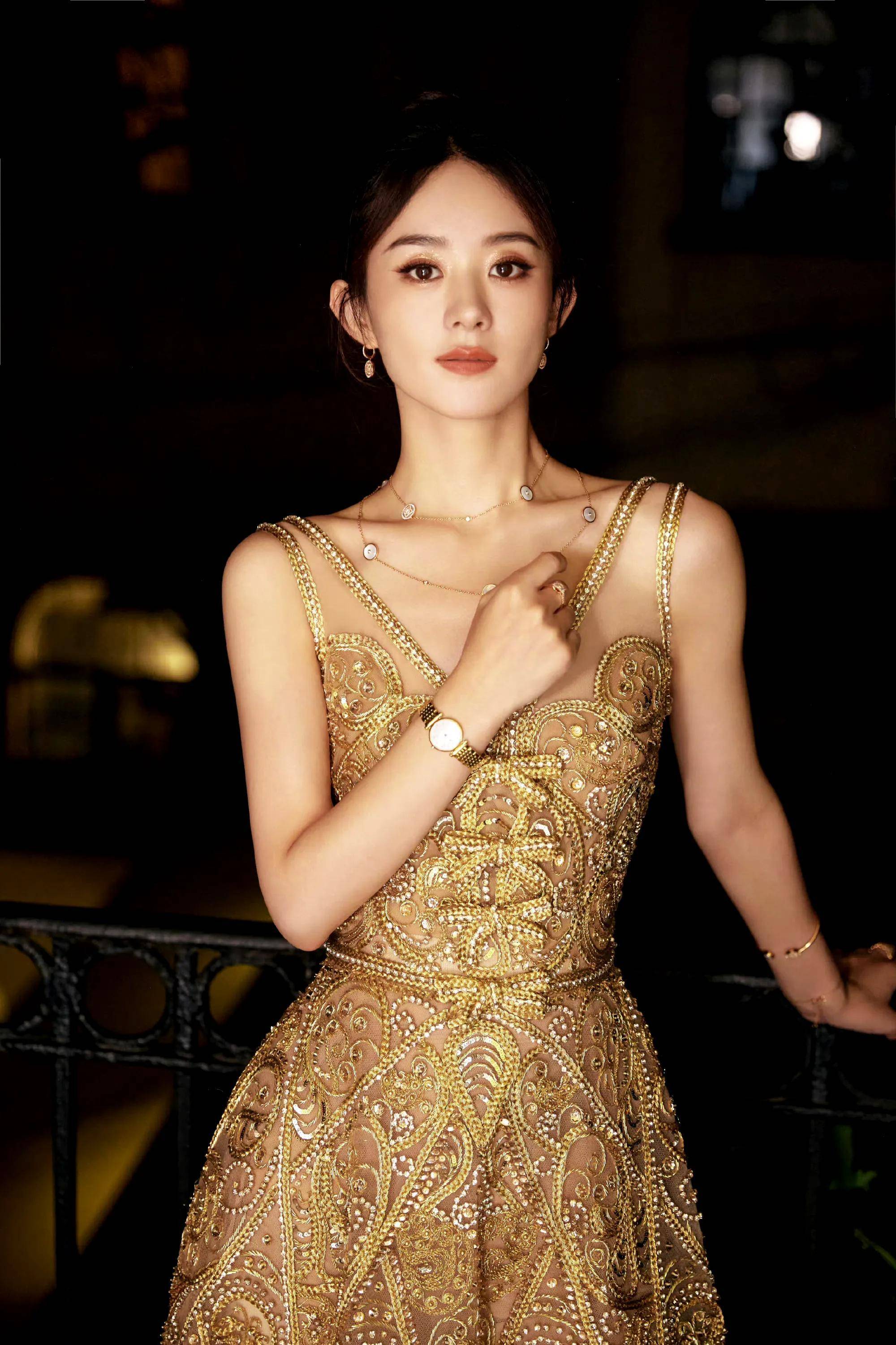 白玉兰:吴越击败赵丽颖,殷桃获最佳女主,雷佳音获最佳男主_礼服_造型