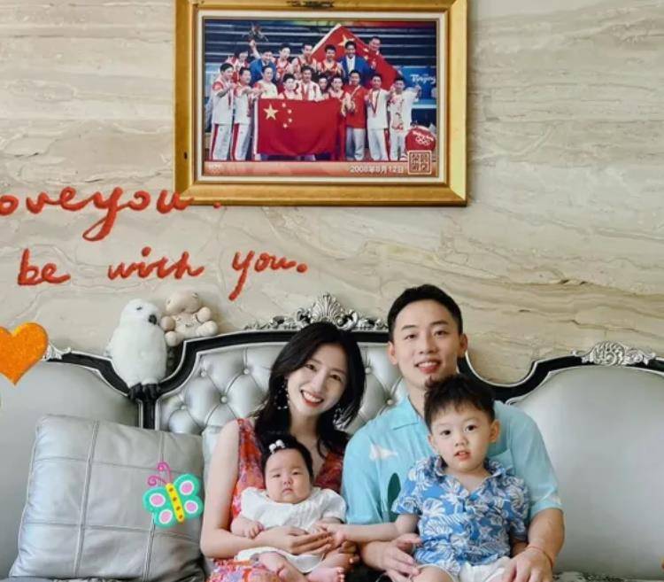 中国体操女神-周捷的人生路:嫁1米58奥运五金王_邹凯_比赛_训练