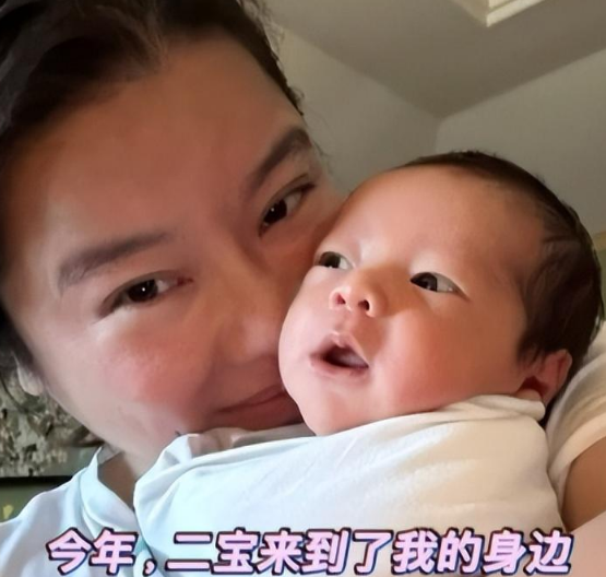 年,84岁得子,流落街头,6对老夫少妻现状差别好大_张纪中_林靖恩_翁帆
