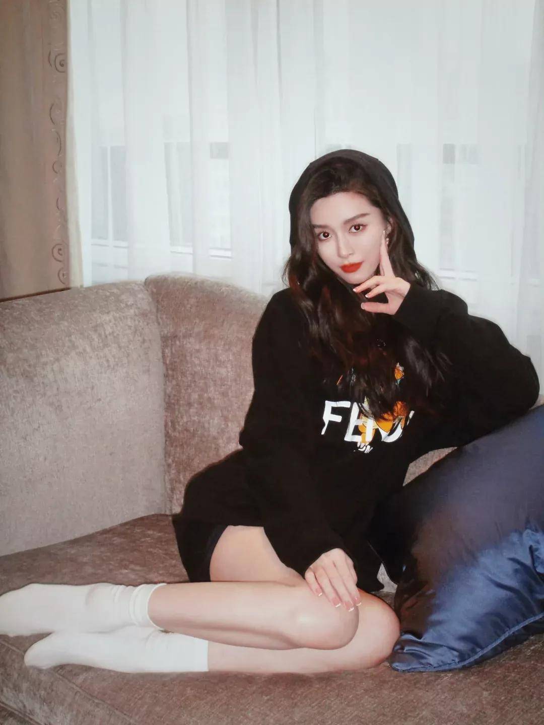 超美超性感 #冷白皮美女文咏珊,姐姐真的太可了!_时尚_魅力_社会