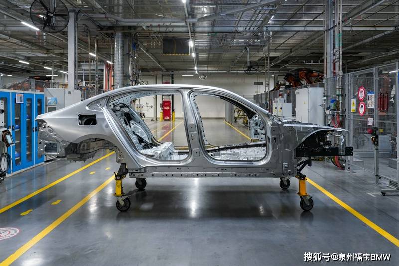 白車身完成後,全新bmw 5系長軸距初見雛形,並將在塗裝車間披上精緻的