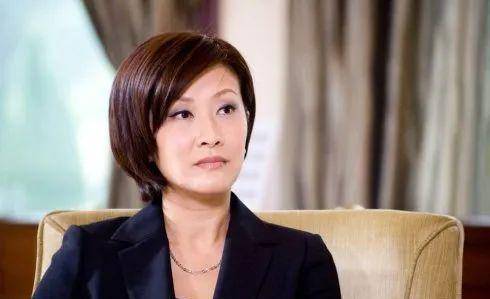 杜拉拉的直系上司玫瑰由香港演员陈慧珊出演,她一如既往地延续了知性