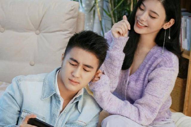 奚梦瑶晒照分享近况,挺孕肚健身状态好,孕期仍保持好身材超自律_何猷