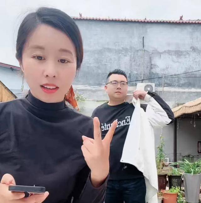 奈何郭威已经结婚生子,从妻子的角度考虑,郭威其实是一个好丈夫,会听