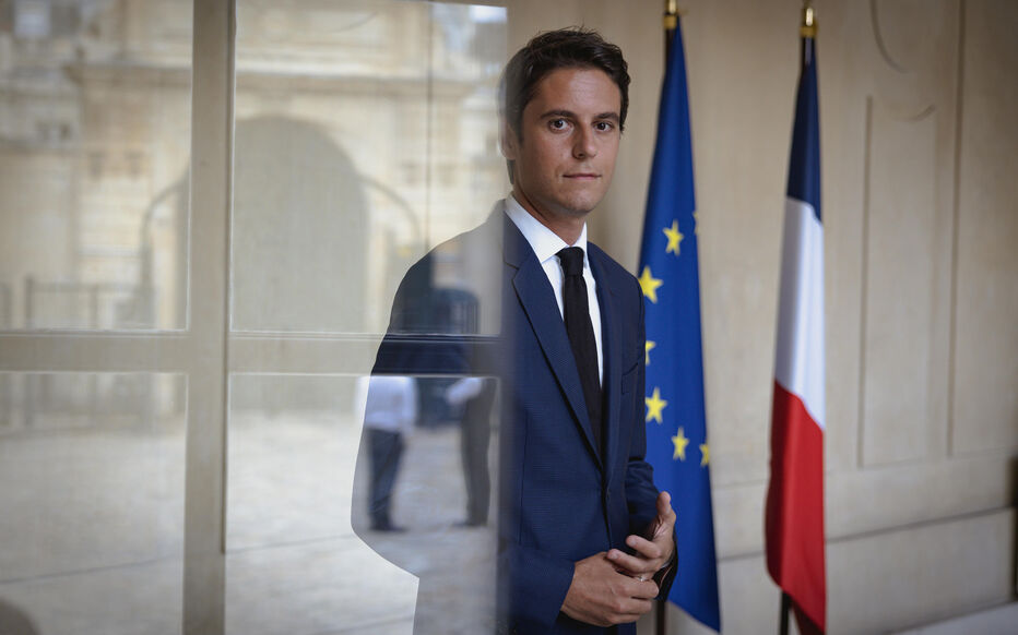 34岁成法国最年轻总理,颜值高衣品帅,还勇敢公开自己恋情…_马克龙