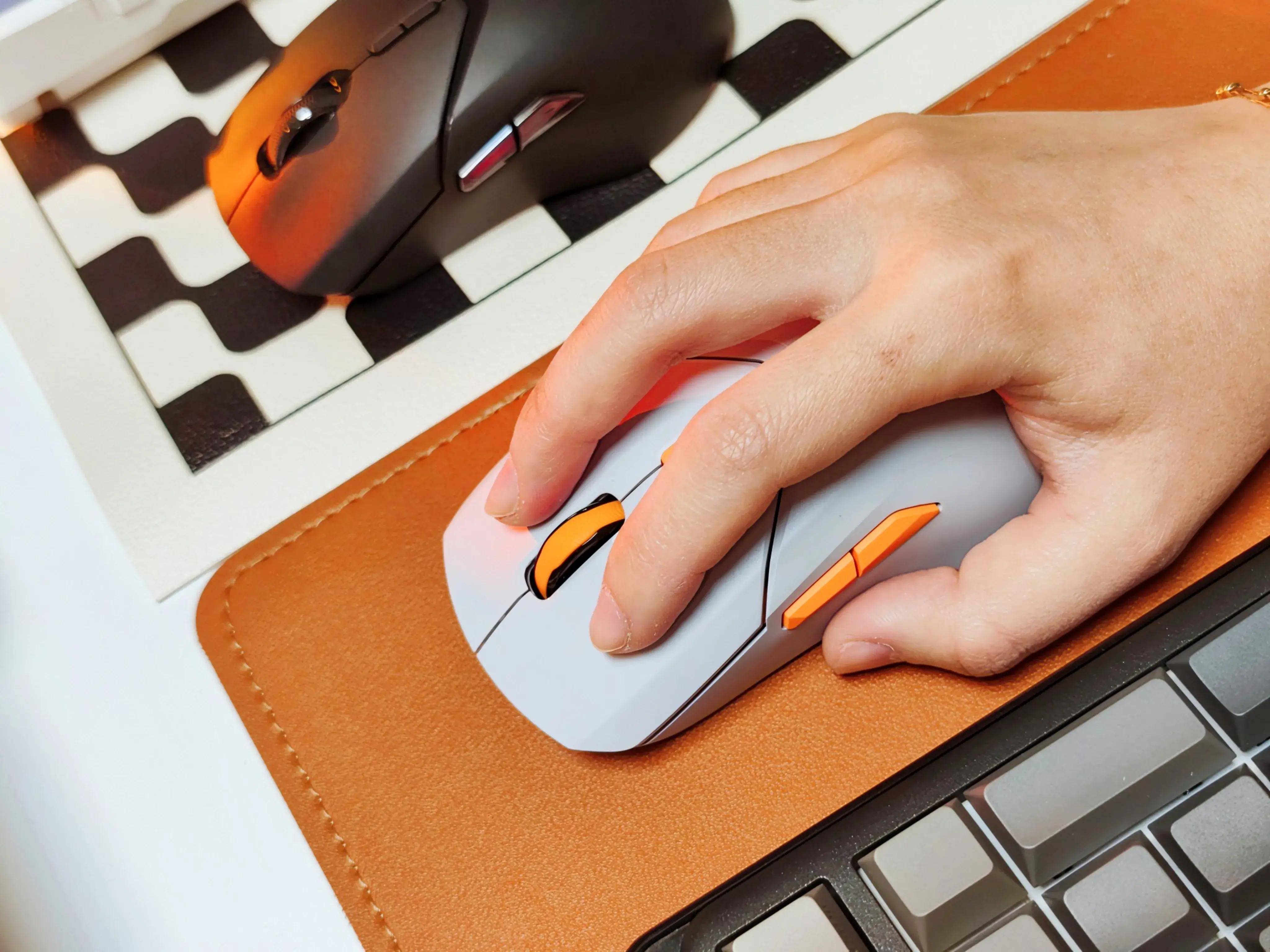 情侣你嗑过CP,那鼠标你嗑过CP吗?雷柏VT9Pro&Mini无惧大手小手都能顺手!