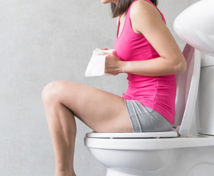 早起上厕所,若大便出现4种"异常",可能是肝病的征兆,多留心_颜色_变化