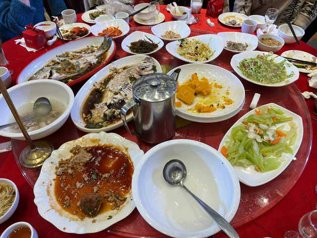 除夕年夜饭,老人说:"4菜不上桌,福气不进门",这4菜指的啥?