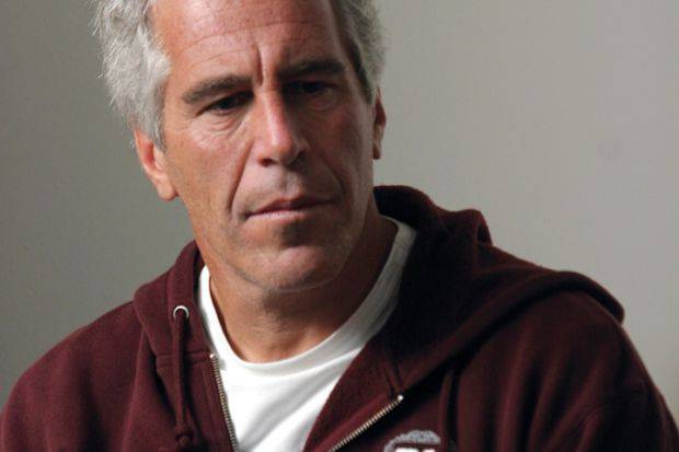 其母公司ceo被曝上岛侵犯幼女,还带维密模特_莱斯·_克斯奈_受害者