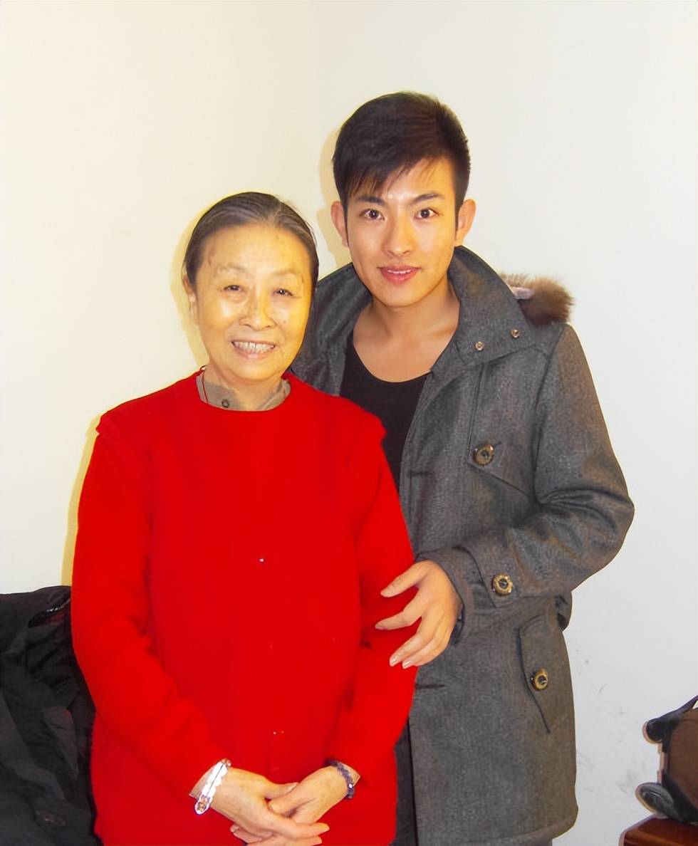 张慧宝_母亲_家庭