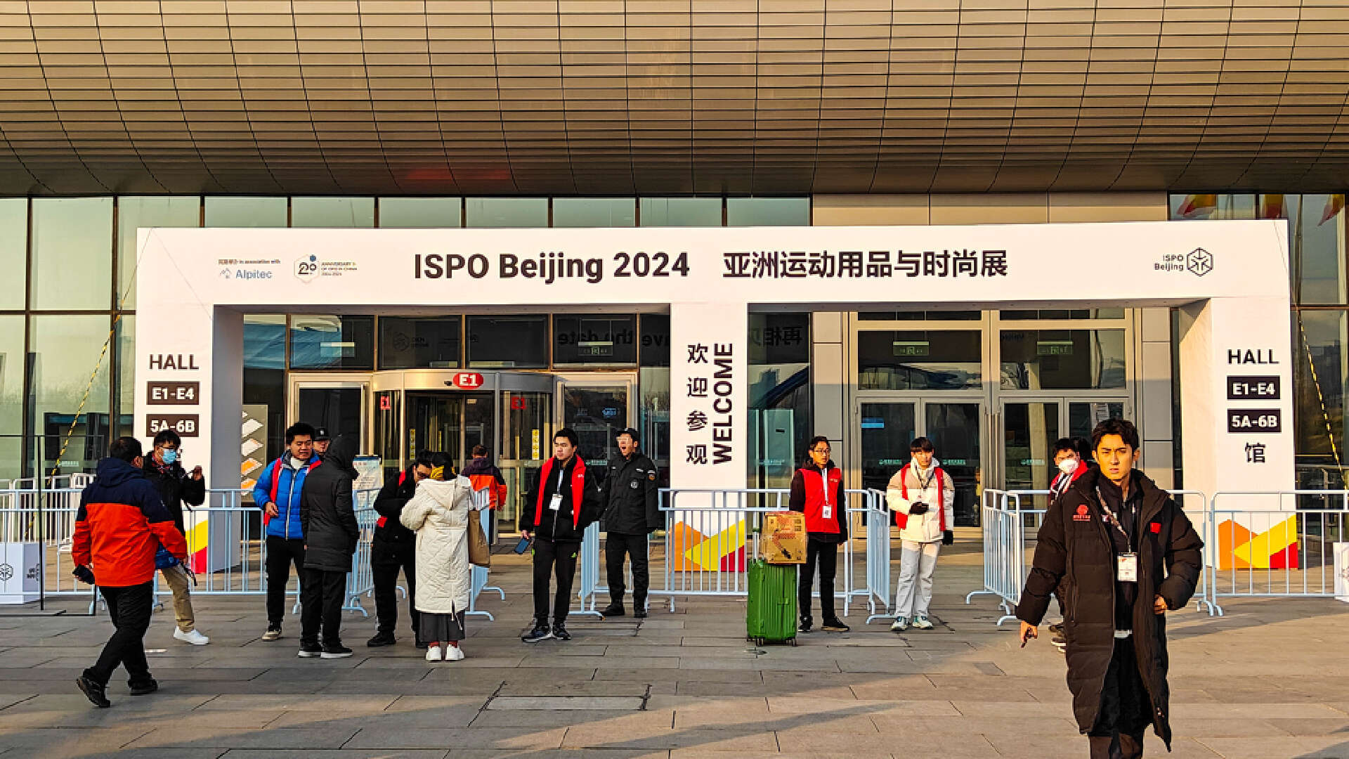 ISPO展会探寻，2024最新户外装备速览，这个冬天要暖起来！