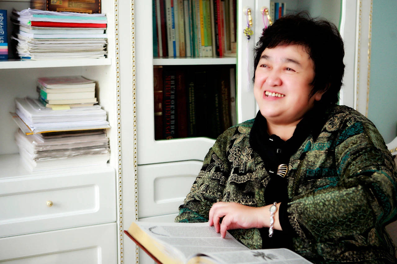 黑龙江大学国家级教学名师邓军教授去世_俄语_教育_毕业