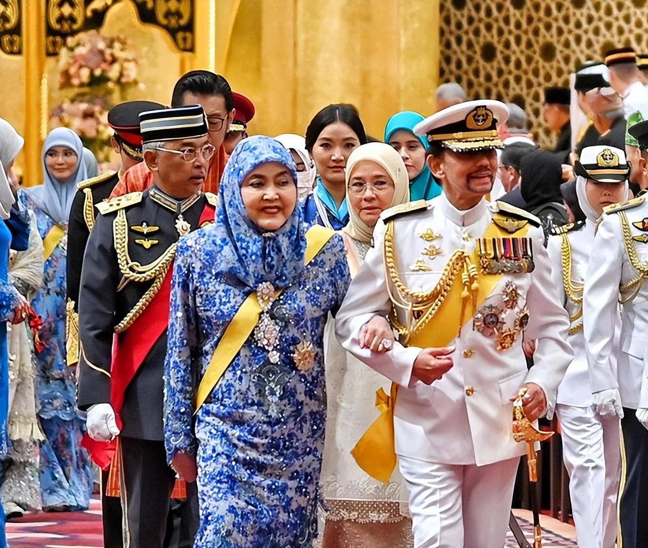 不丹王后闪耀文莱王子婚礼!