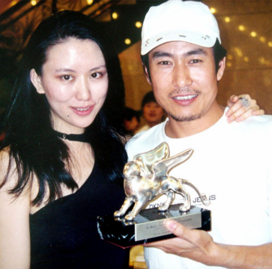 成泰燊:在农村长大,做过炼钢工人,30岁成影帝,40岁才做父亲_工作_山西