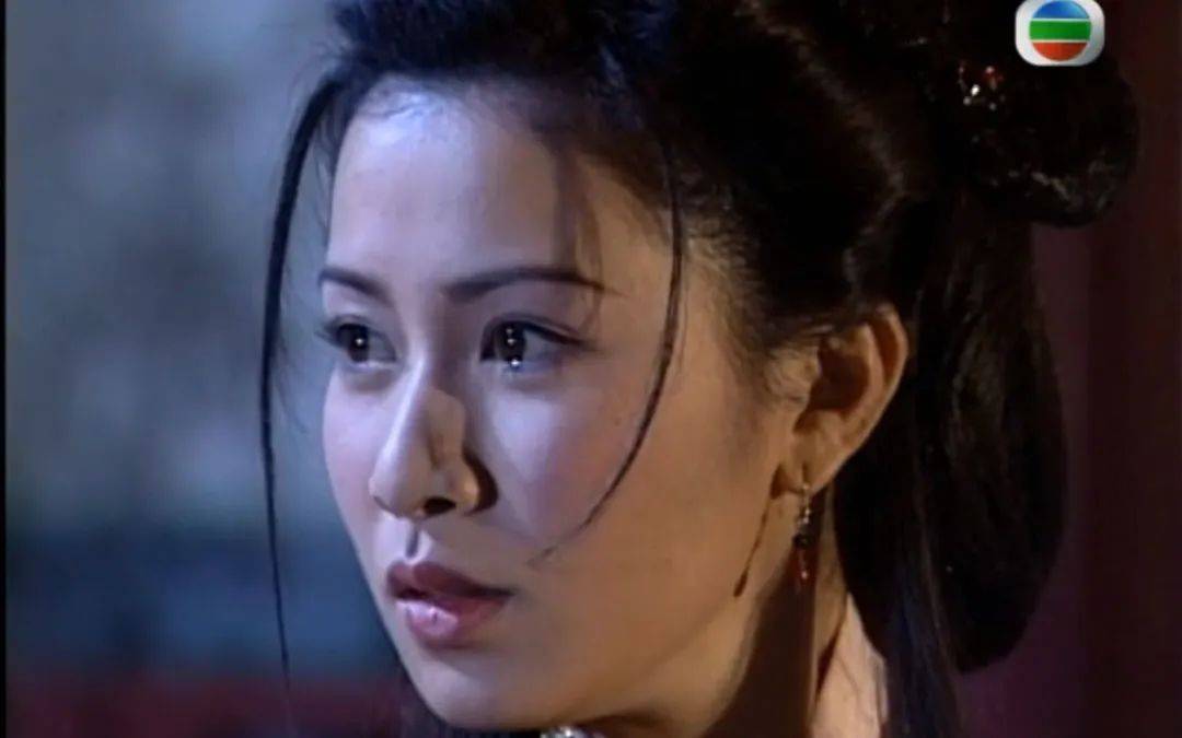 2001年,佘诗曼又与吴启华,黎姿合作主演金庸武侠剧《倚天屠龙记》