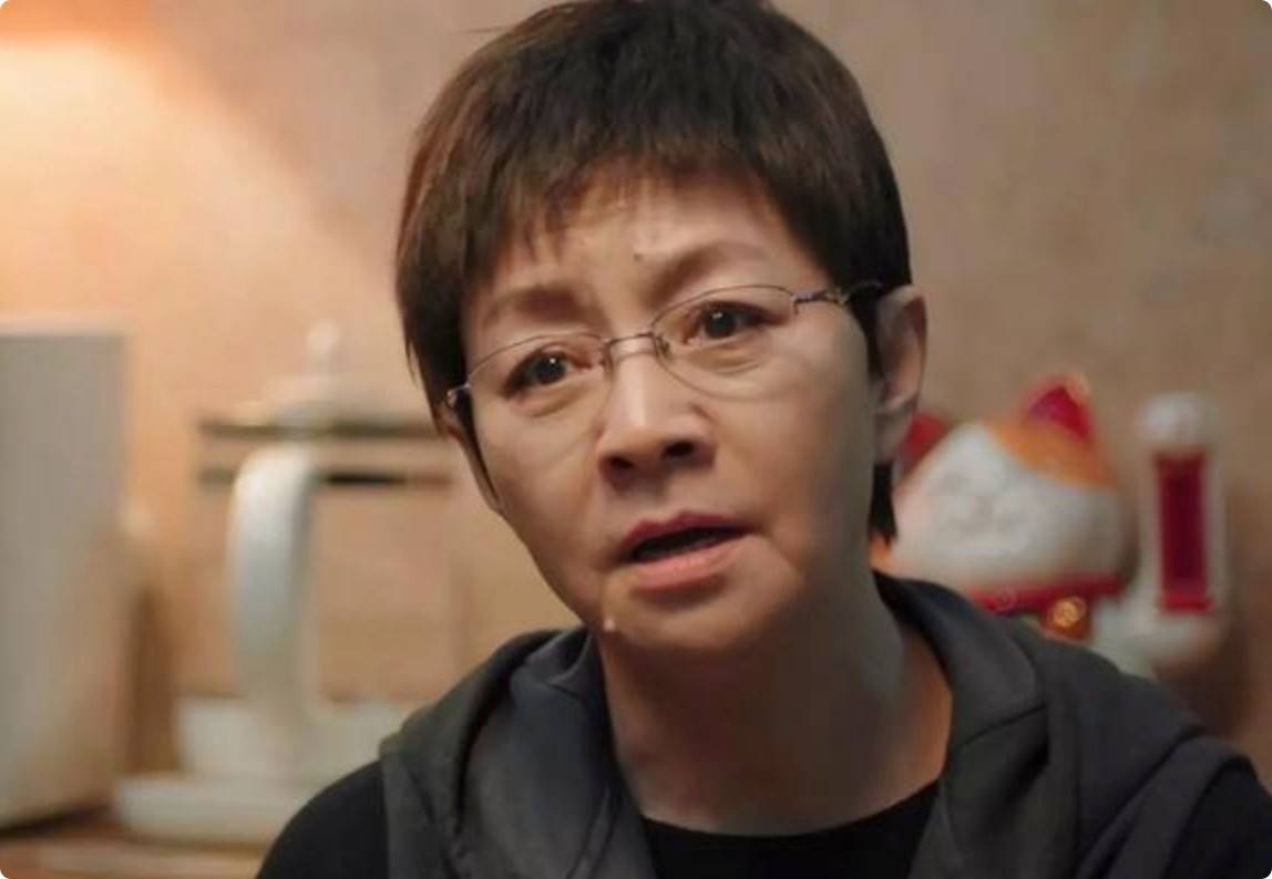 而高亚麟,尝试了古装题材,悬疑题材,甚至还参演了《送你一朵小红花》