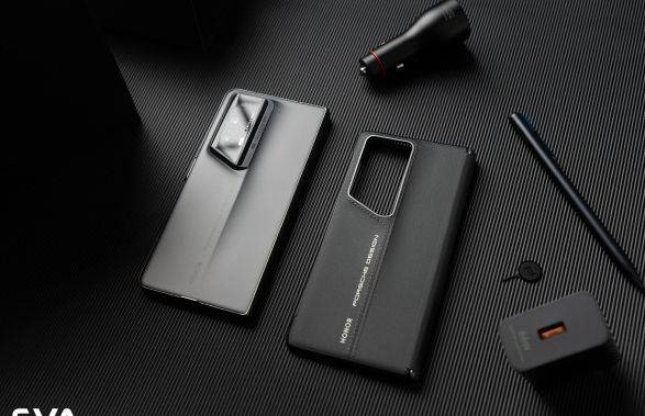 全球首款保时捷设计折叠屏手机发布