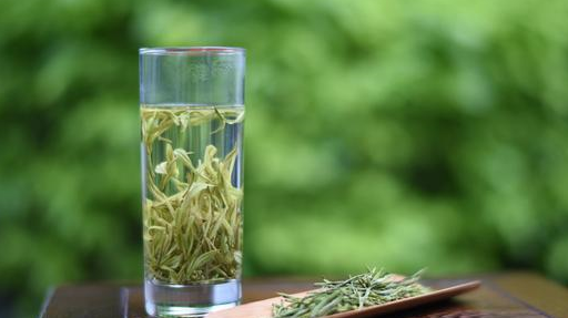 一杯绿茶的正确打开方式,如何冲泡才能避免"嫩茶泡熟"_茶叶_热水_大