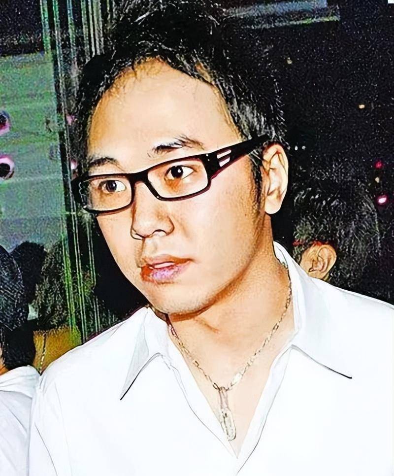 曝余文乐婚变!清空妻子动态,重启生活,宋祖德早有预言