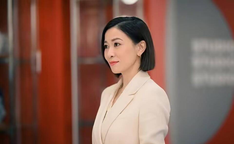 2023tvb颁奖礼,最佳女主角佘诗曼,首位三料视后实至名归_新闻_女王