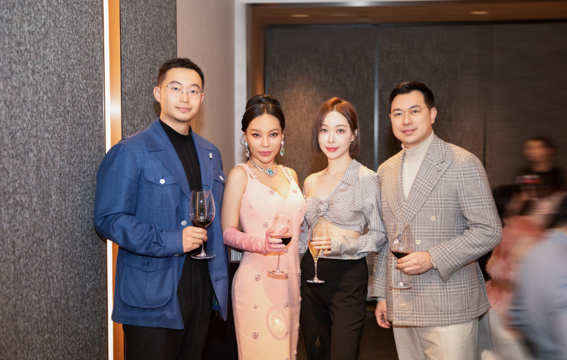 穿粉裙浑身珠光宝气,这才是真名媛_活动_章泽天_曾黎