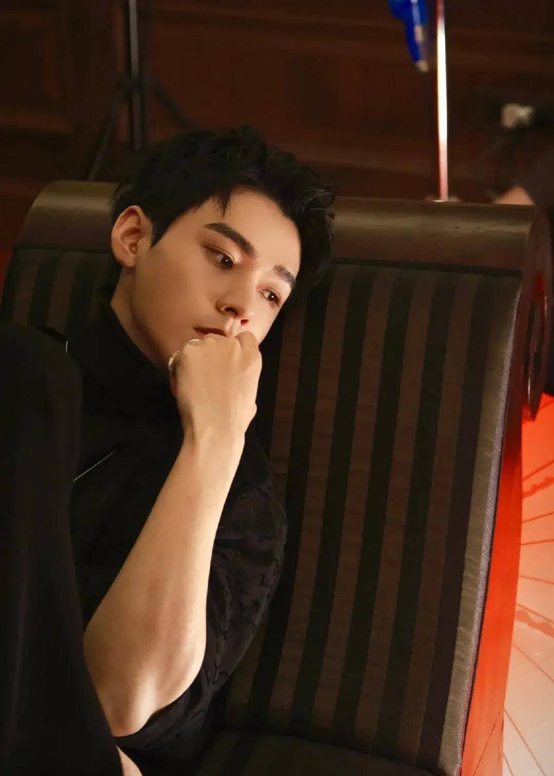 17娱乐瓜:热巴龚俊肖战李现唐嫣罗云熙朱一龙李沁谭松韵田嘉瑞_时尚