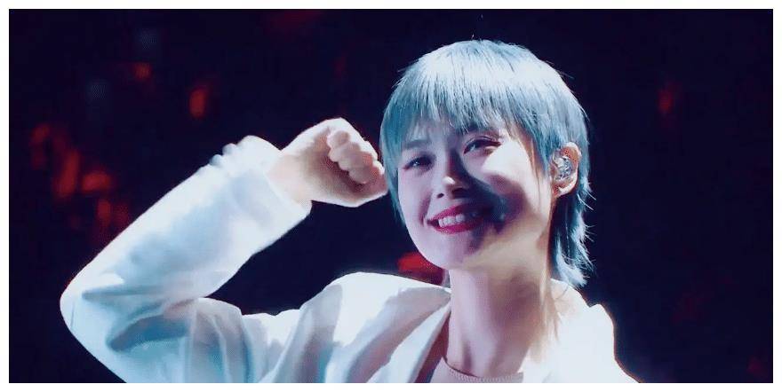 凭借《快乐女声》爆火的李宇春,当年高考物理满分_父母_男孩子_音乐