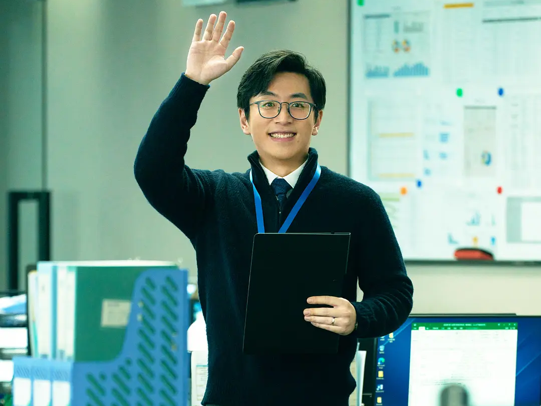 接到命令收到老胡简历的马杰,是这件事情里唯一清楚情况的人.