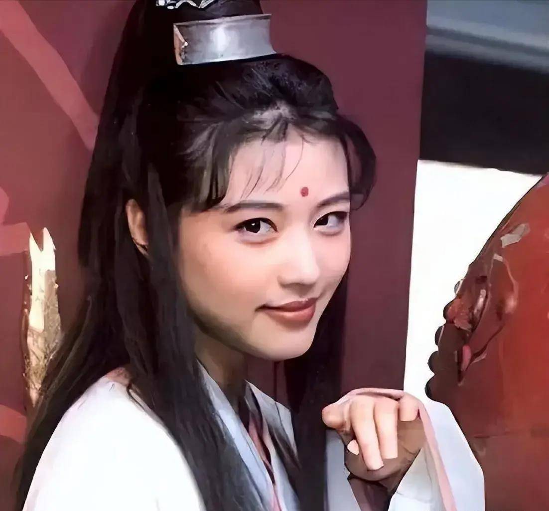 周海媚友情出演了仙剑四,饰演玄天神女,只是名字已经加上了框_故事