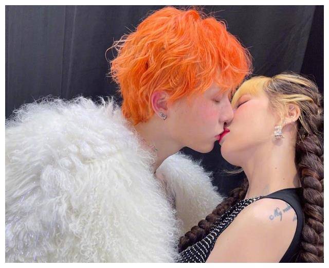 有网友戏称这是cube版换乘恋爱,再换一种思路去理解,泫雅和张贤胜当年