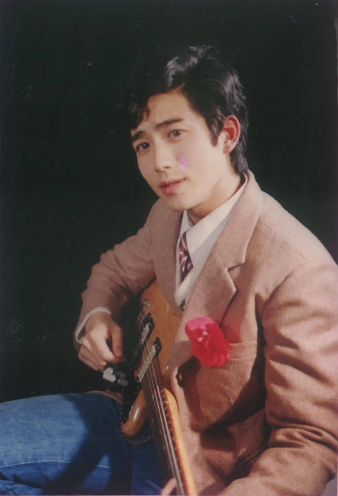 天赋过人且敢于尝试的孙徐春,曾是戏曲圈首个开个人演唱会的,也曾在