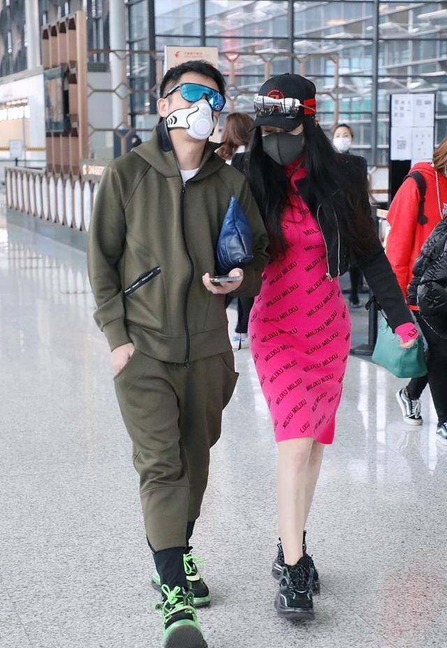 冉莹颖身材真坚挺!