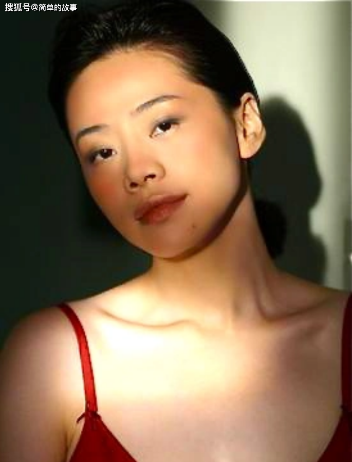 期间,王柠也拍了一些电视剧,比如《野鸭子》《婚巢》《我心灿烂》以及