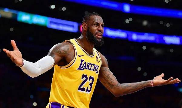 被篮网逆转,詹姆斯吃t,湖人输球罪人揪出,低迷隐身,浓眉沮丧_比赛日