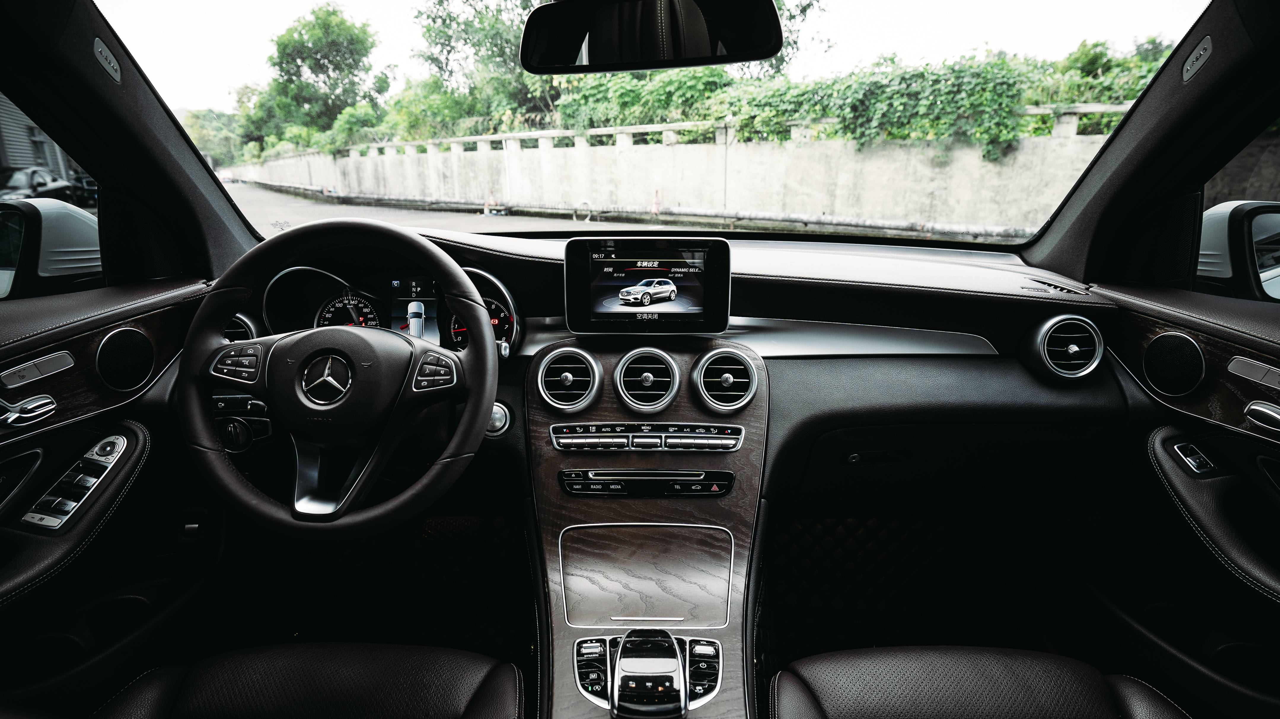 奔驰 glc300 4matic 动感型:五万多公里,不到半价!