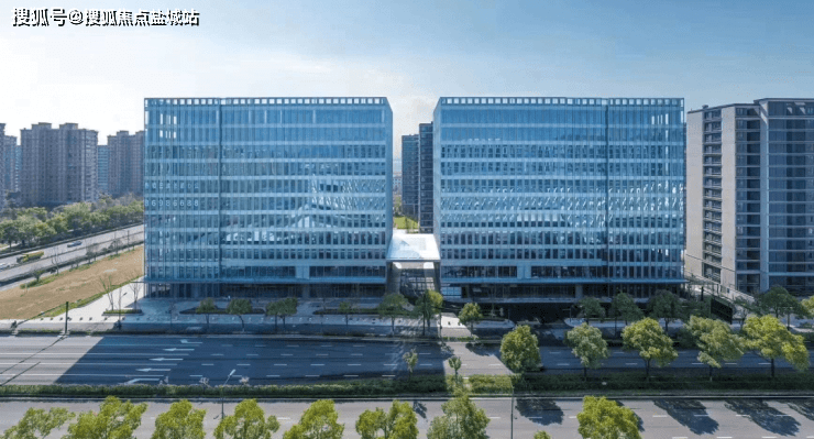 春和云境写字楼·商铺隔街对望30万方的华丰时代城,自配5000方商业