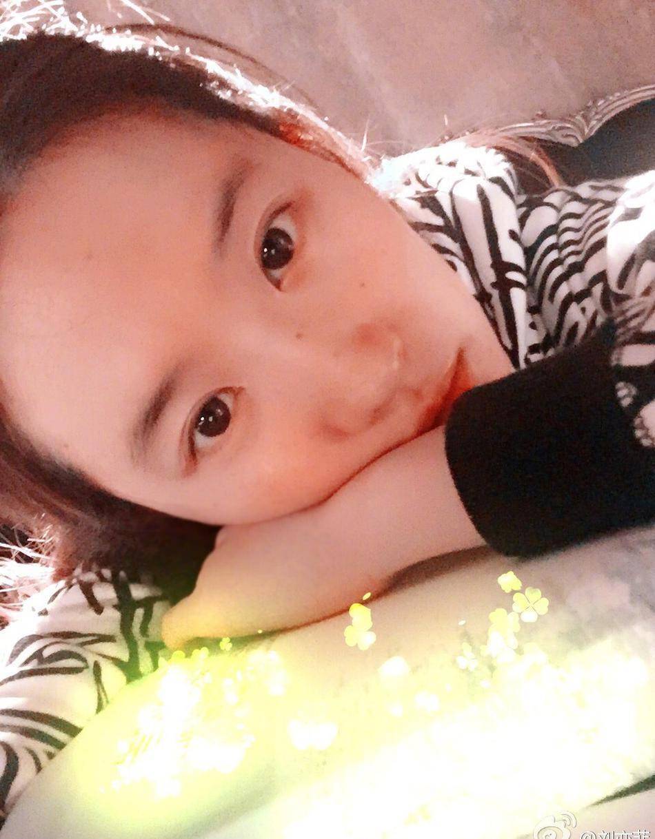 刘亦菲五官精致皮肤白皙,素颜照样"扛打",伪素颜妆容很重要_效果_眼线