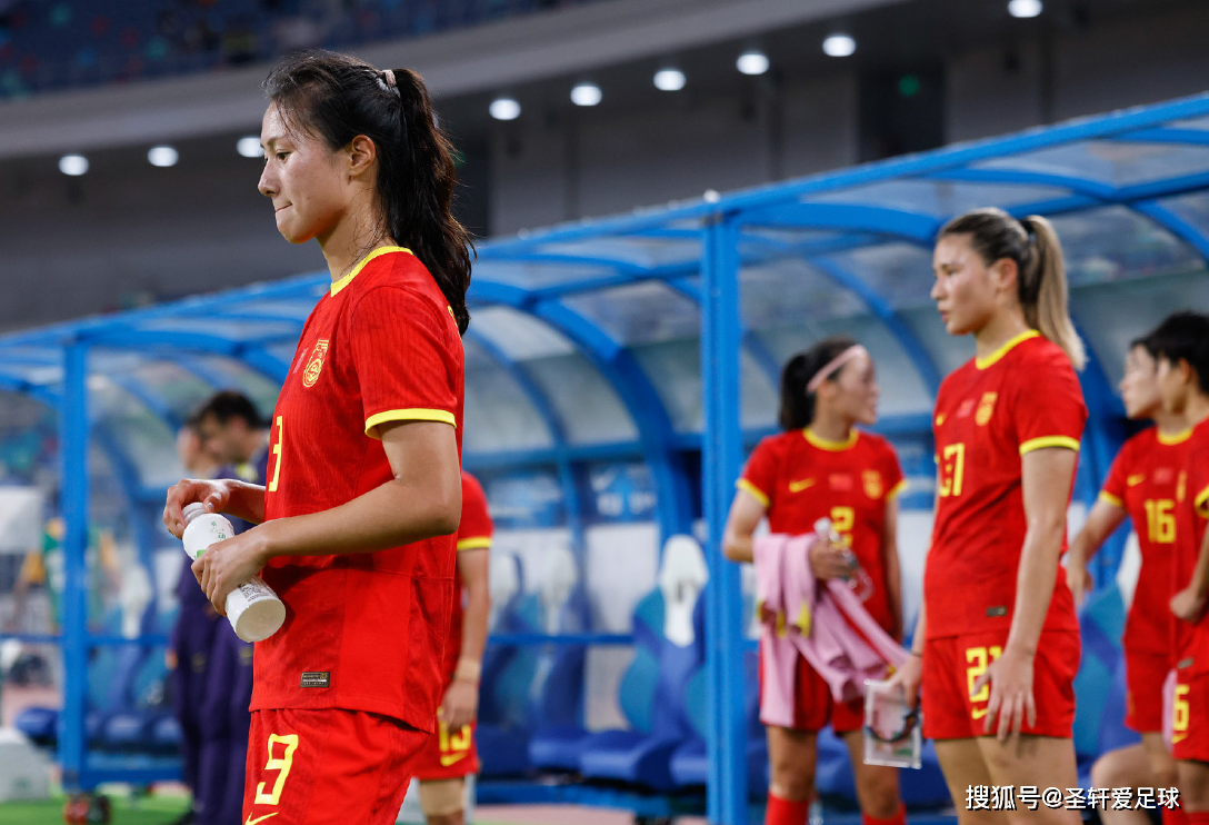 女足双子星闪耀欧洲,同台首发 狂造3球,对手彻底输惨了_中国女足_问题
