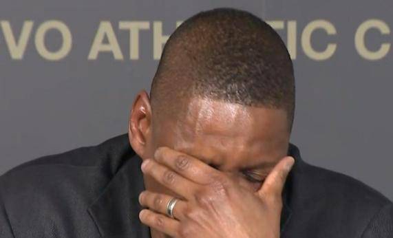 在昨天的记者发布会上,乌杰里也谈到了德罗赞的交易:"当时送走德罗赞