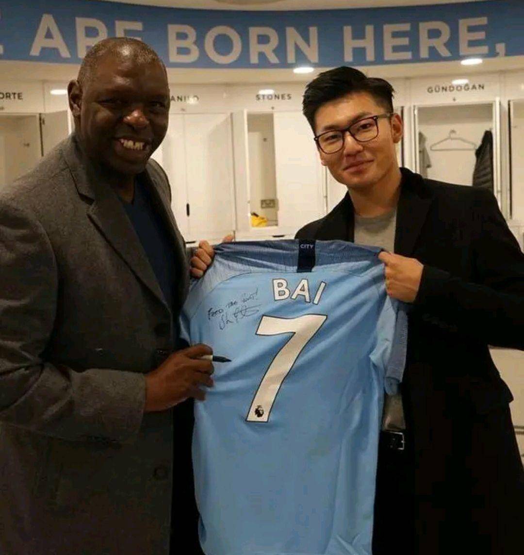 带你们看看白岩松,罗京这些新闻主播的儿女们,现在都在干啥?