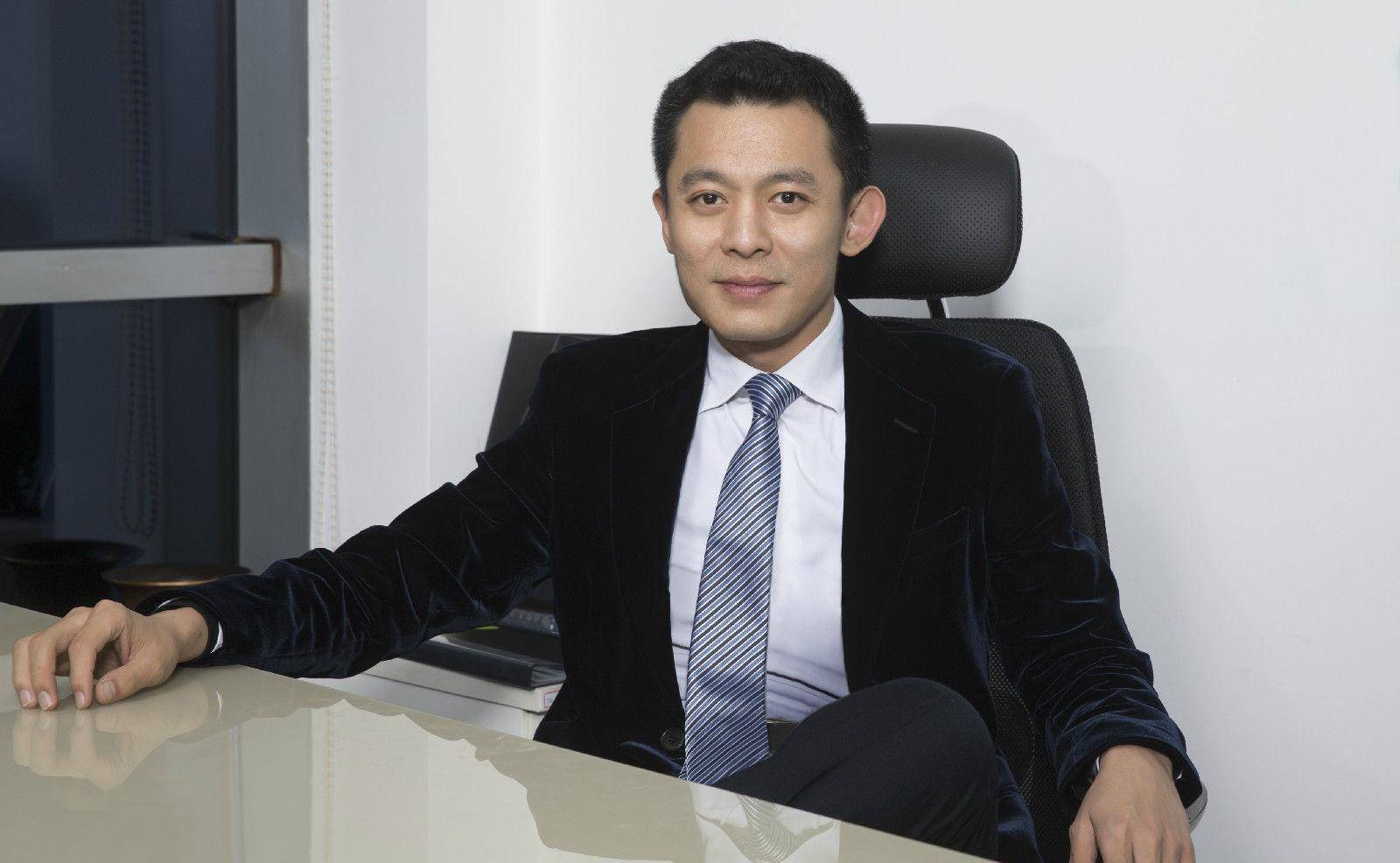 演员,会31国语言,当红时被丈夫抛弃,晚年成女总裁_朱明瑛_儿子_王明琦