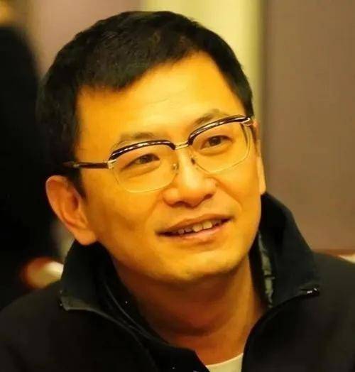 不管你是不是第一次,我是第一次看到不戴墨镜的王家卫_时间_习惯_因为
