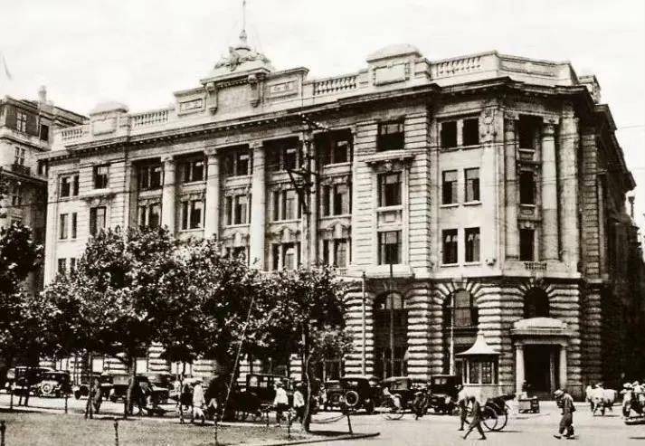 外貿大樓的前身是上海怡和洋行的辦公大樓,始建於1920年.