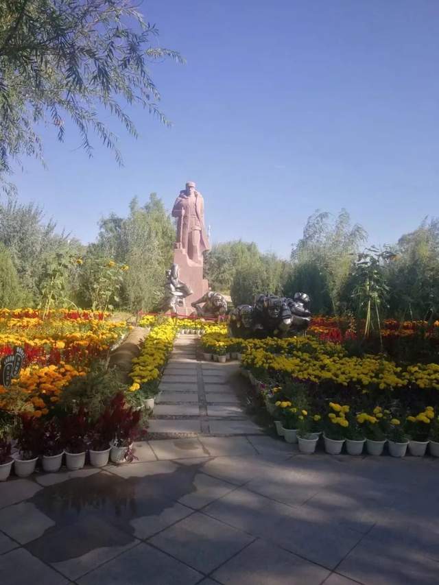 格尔木号称兵城.如今已是一个现代化中等城市了_青海_柳格_军用汽车