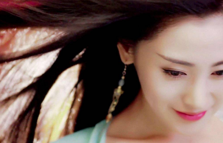 出自《画皮》周迅,赵薇这是第三世的紫萱,第一次和白豆腐