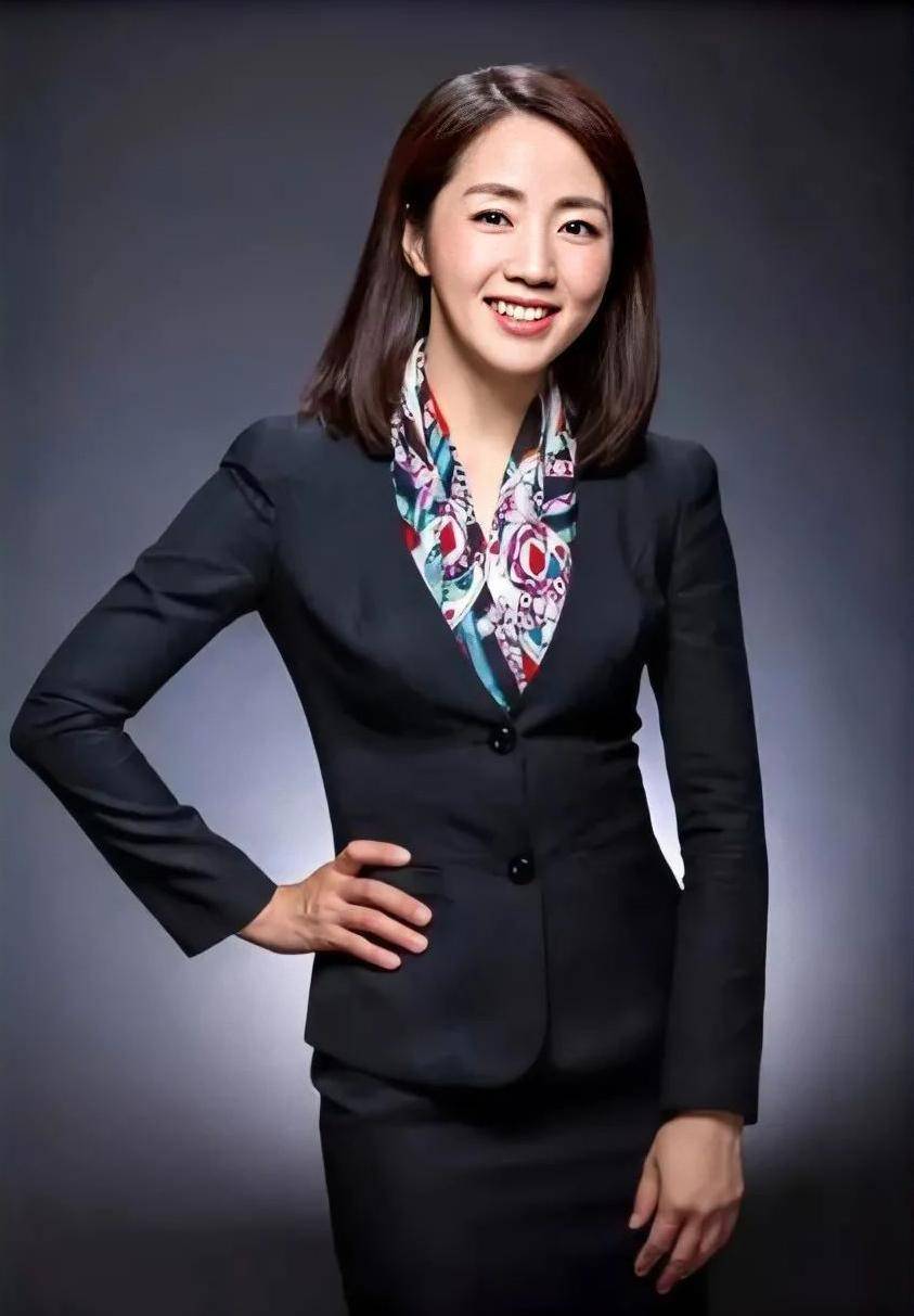 可15年过去,杨丹的肚子始终没有动静,婆婆这时才意识到,娶一个名人做