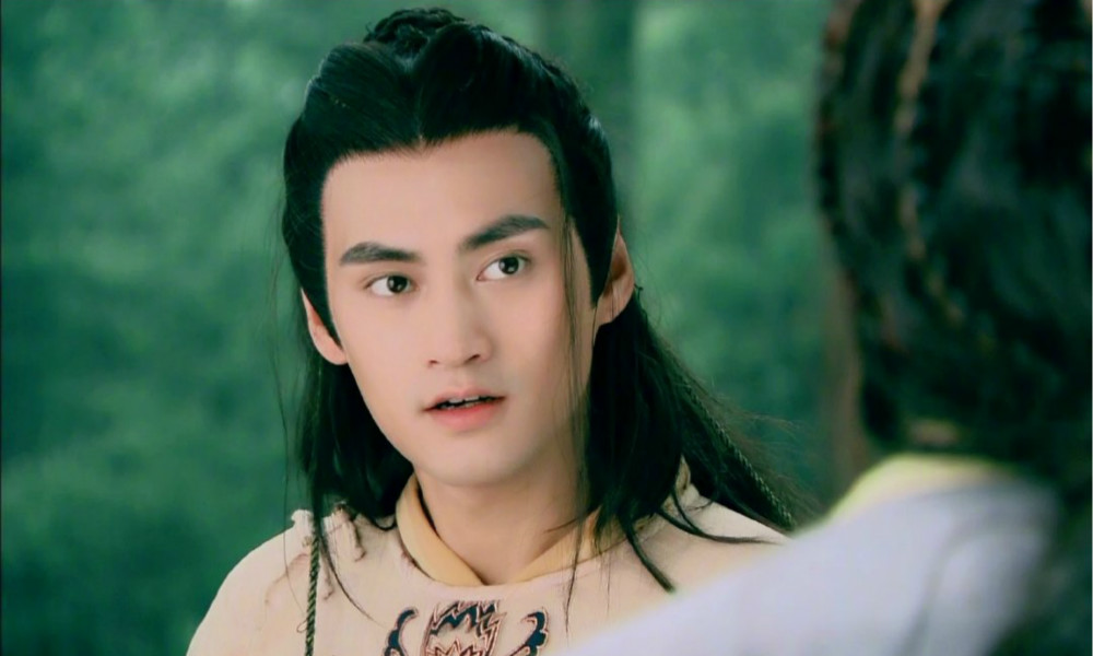 那时候,胡歌已经凭借《仙剑奇侠传》一举成名,成为了家喻户晓的演员