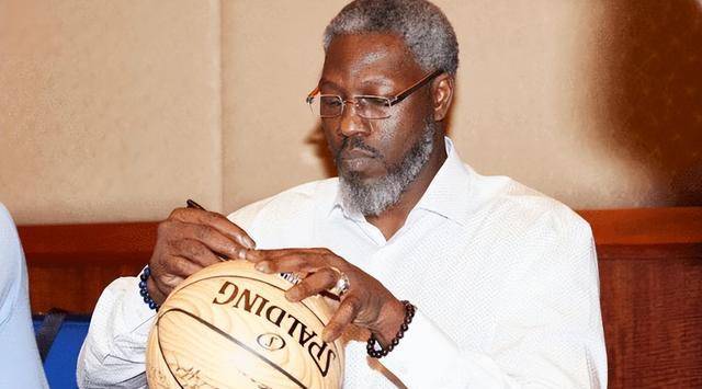 看了nba球星的衰老速度,你就相信 他们是透支身体赚钱_训练_球员_身材